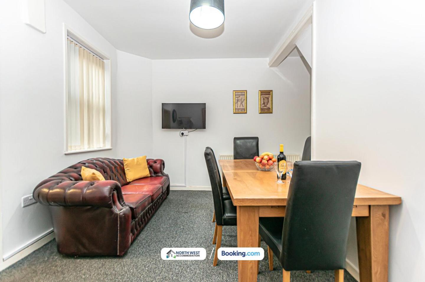 Wigan Work-Ready 3Br House Sleeps 6 Guests 위건 외부 사진