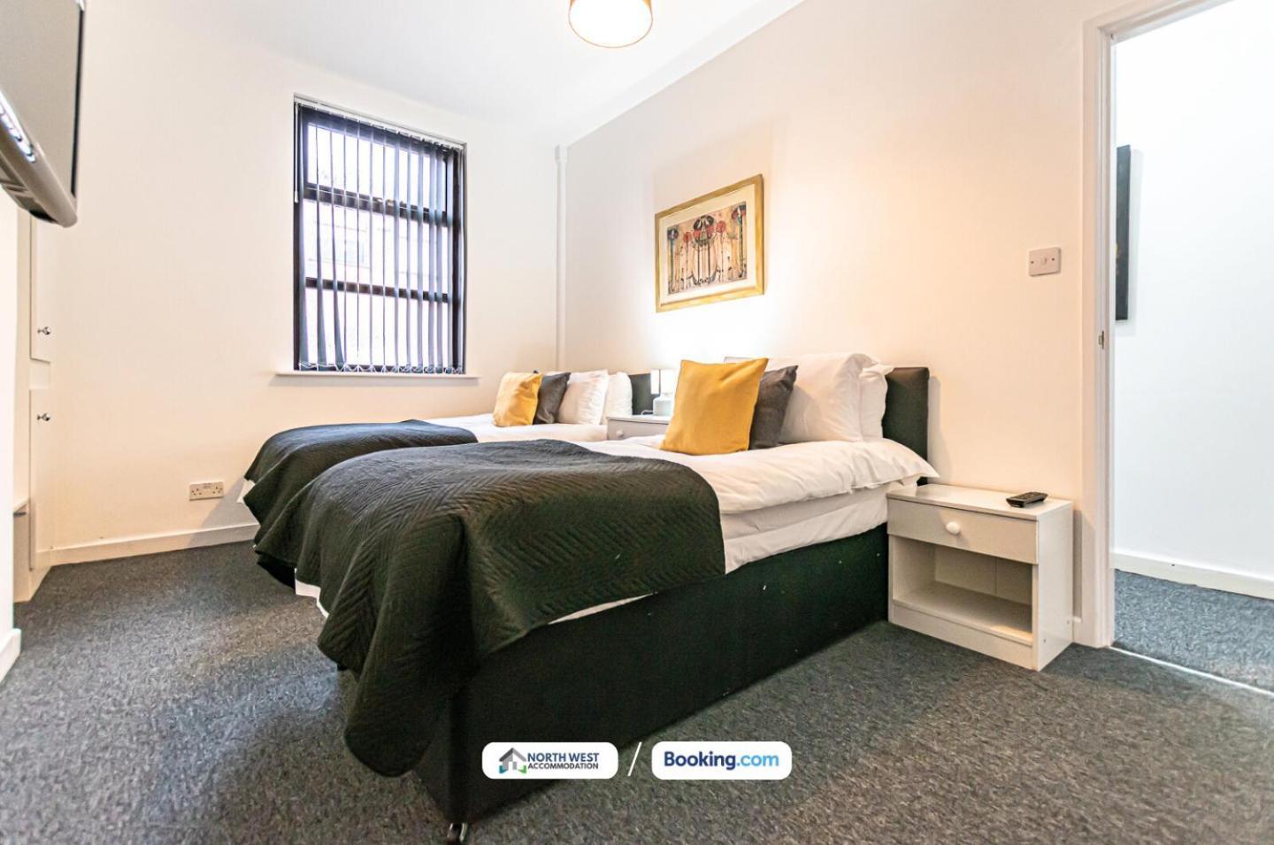 Wigan Work-Ready 3Br House Sleeps 6 Guests 위건 외부 사진