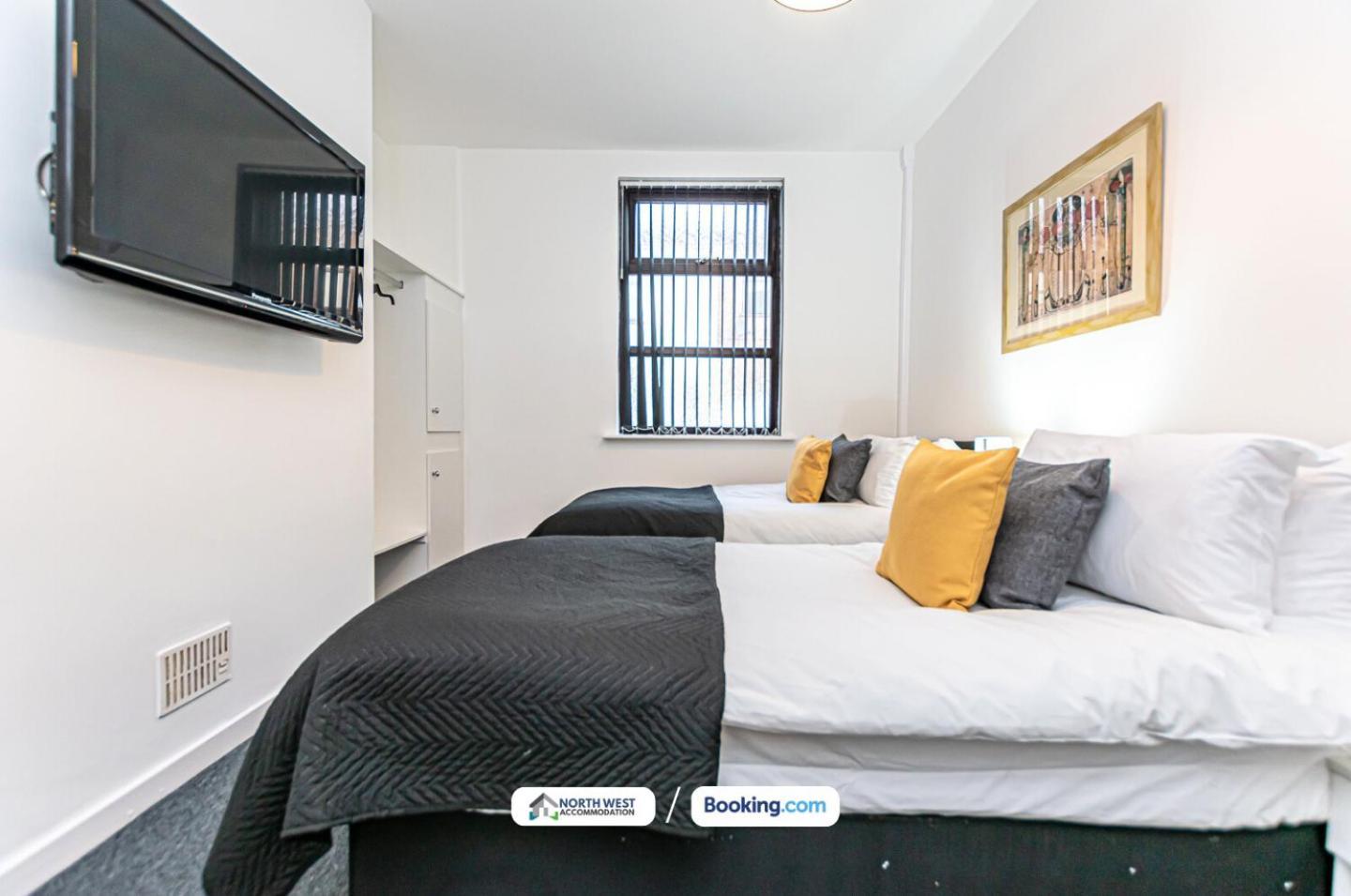 Wigan Work-Ready 3Br House Sleeps 6 Guests 위건 외부 사진