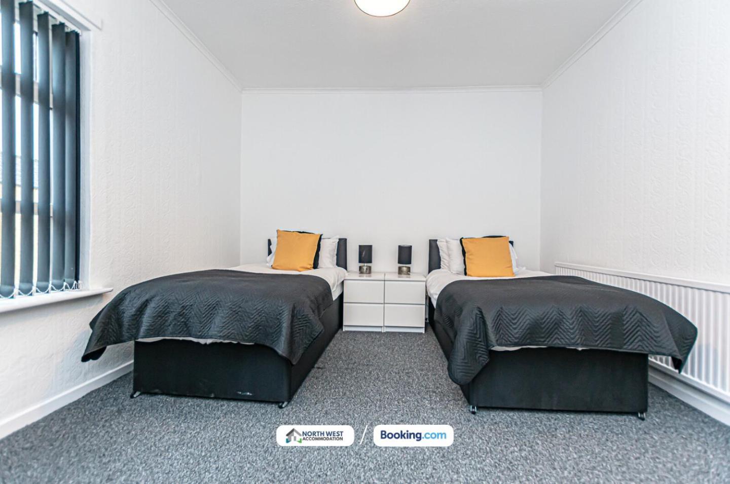 Wigan Work-Ready 3Br House Sleeps 6 Guests 위건 외부 사진