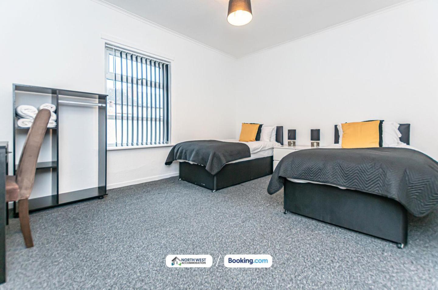Wigan Work-Ready 3Br House Sleeps 6 Guests 위건 외부 사진
