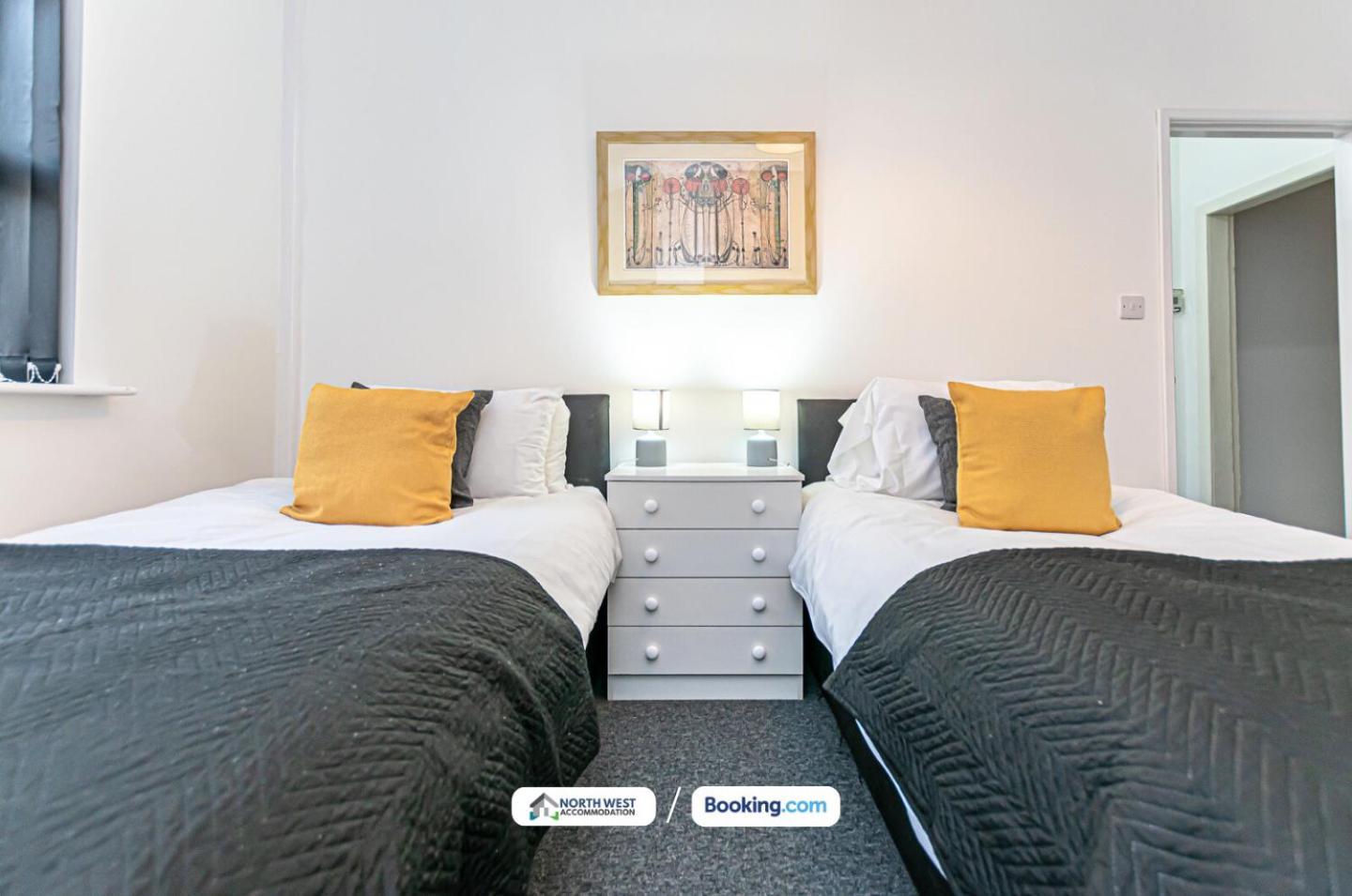 Wigan Work-Ready 3Br House Sleeps 6 Guests 위건 외부 사진