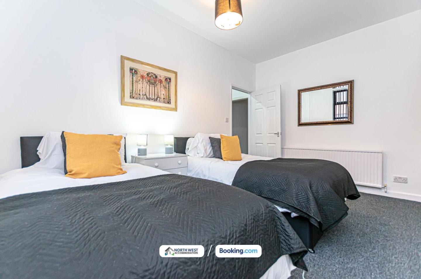 Wigan Work-Ready 3Br House Sleeps 6 Guests 위건 외부 사진